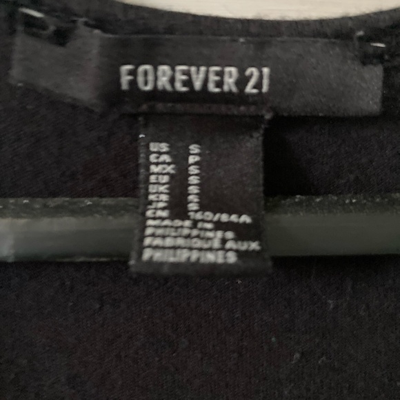 Simple + Casual Black Dress - Picture 3 of 3